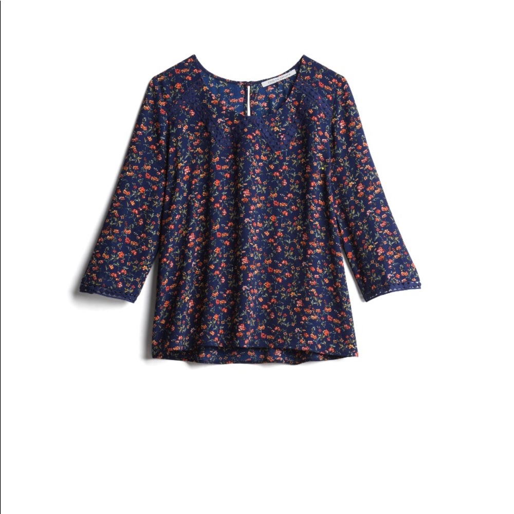 Collective concepts Dailyn crochet detail blouse